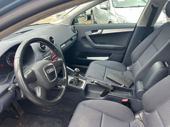 Audi A3 II SPORTBACK 1.6 102 AMBIENTE 90000KM D? Bleu clair de 2006