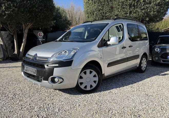 Cliquer pour voir la photo suivante Citroen Berlingo 1.6 HDI90 XTR 5P Gris de 2014