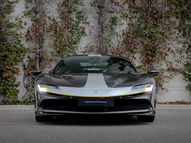 Ferrari SF90 STRADALE Coup� Gris de 2021