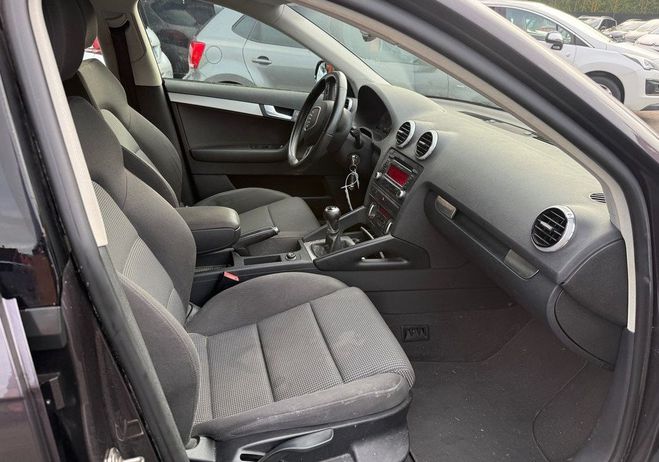 Audi A3 Sportback 1.6 TDIE 105CH DPF START-STOP  Gris de 2011