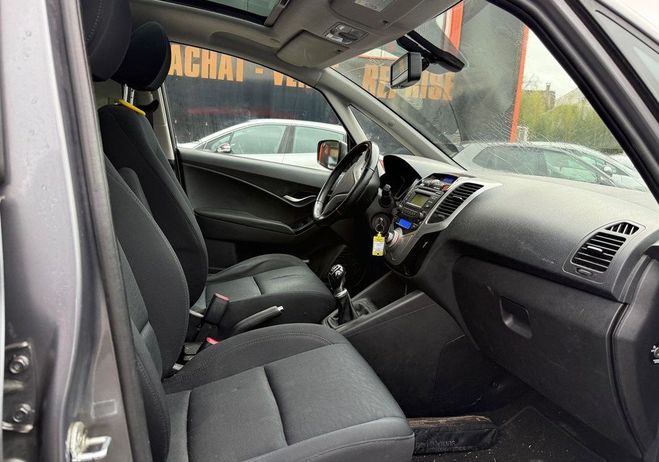 Hyundai Ix20 1.6 CRDI115 EURO 2012 Gris de 2012