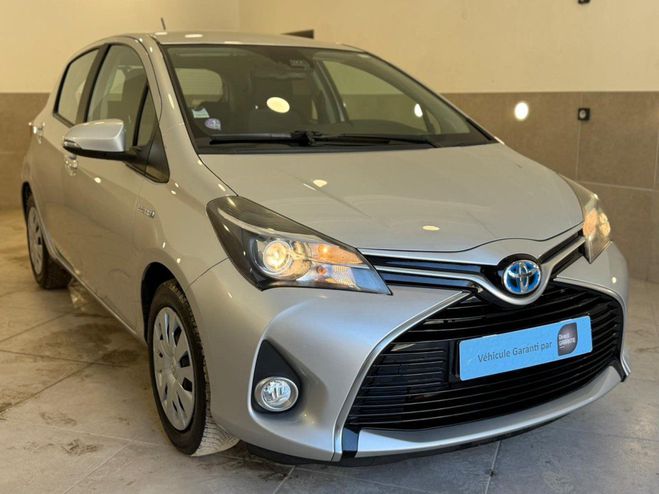 Toyota Yaris III (2) HYBRID 100H DYNAMIC 5P Grise de 2016