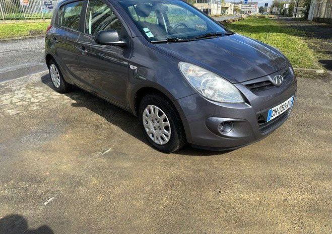 Hyundai I20 1.4 crdi 75 cv Bleu de 2012