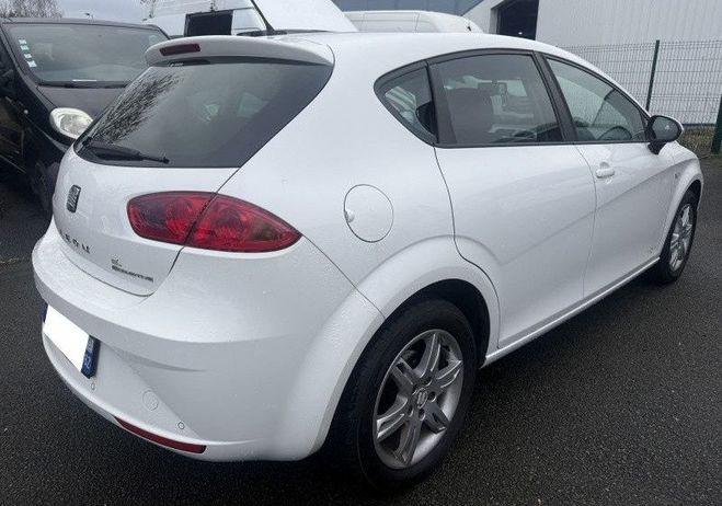 Seat Leon 1.6 TDI105 FAP STYLE E-ECOMOTIVE Blanc de 2012