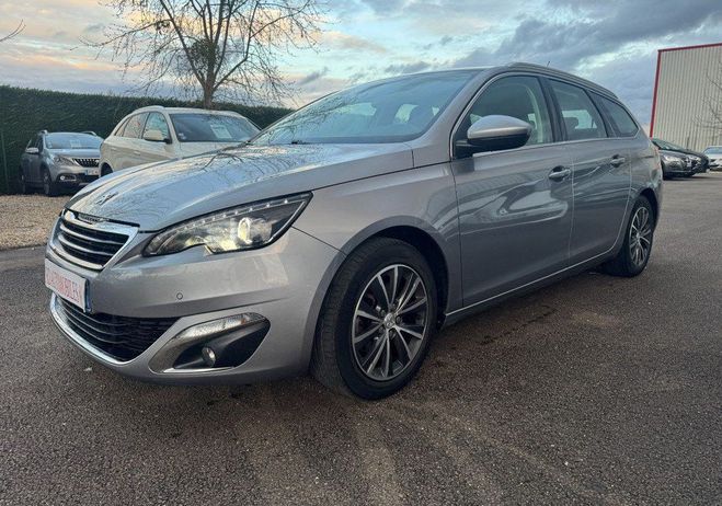 Cliquer pour voir la photo suivante Peugeot 308 1.2 PTEC 130 CH BVA Allure Gris de 2015