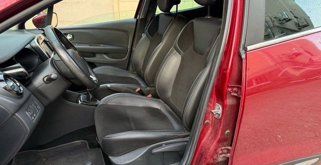 Renault Clio 4 1.2 tce 120 intens Rouge de 2017