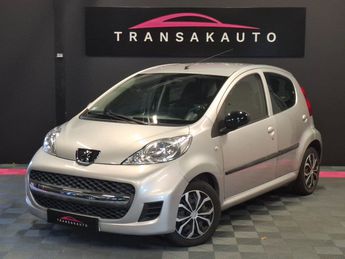  Voir d&eacute;tails -Peugeot 107 1.0e 12V 68ch BLUE LION 2-Tronic Urban M &agrave; Golbey (88)