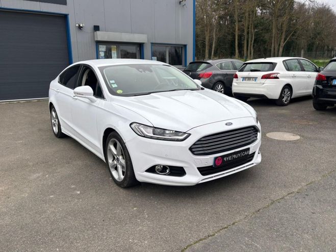 Ford Mondeo 2.0 TDCi 180CH BVA PowerShift Titanium D BLANC de 2015