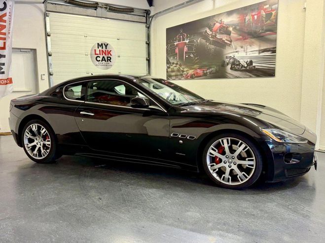 Maserati Gran Turismo 4.7i V8 440 CV SUIVI 100% NOIR METAL de 2009