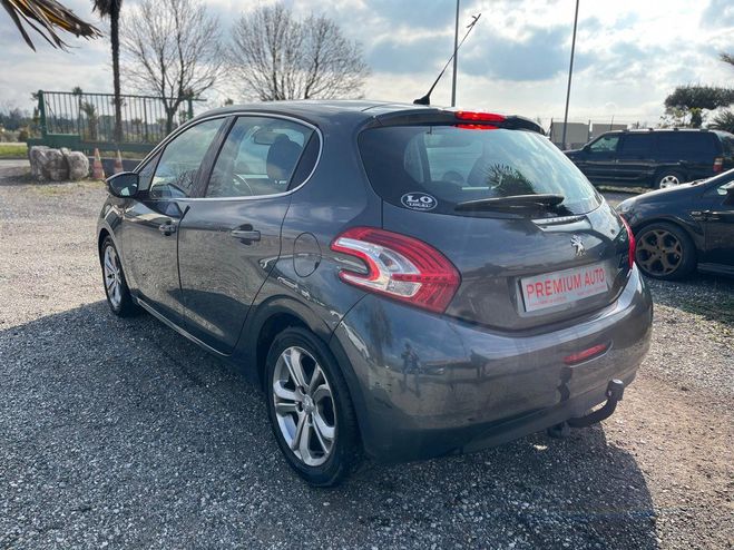 Peugeot 208 1.6 VTi 120ch - Finition Allure - 5 port Gris Fonc� de 2015