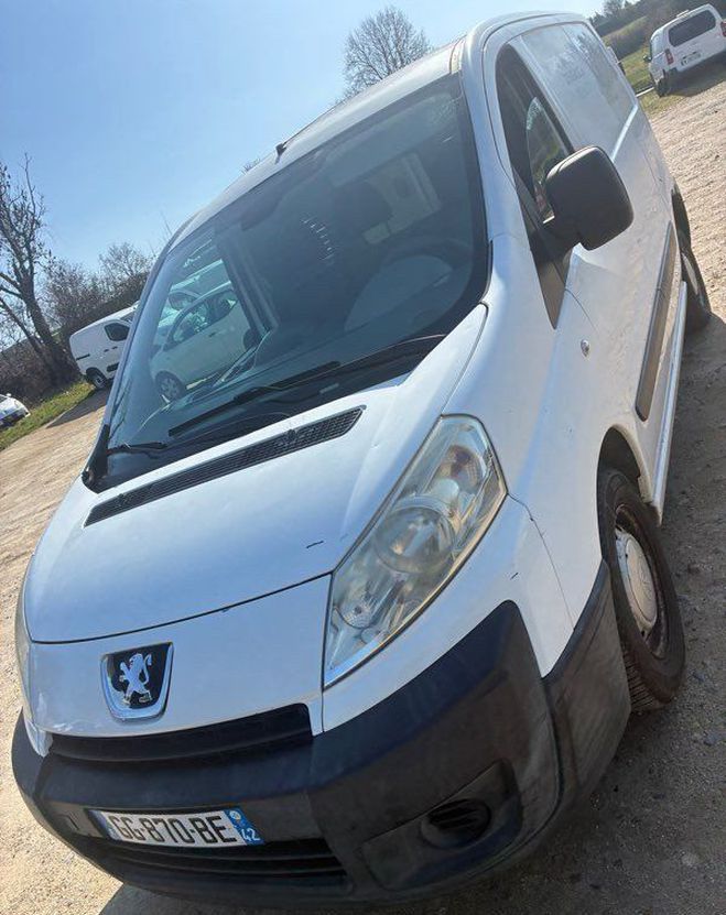 Cliquer pour voir la photo suivante Peugeot Expert 1.6 2010 150000 kil attelage Blanc de 2010