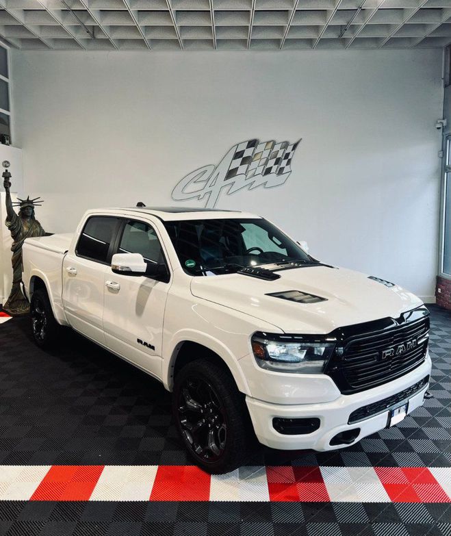 Dodge Ram V8 5.7L HEMI 4X4 LARAMIE BLANC de 2020