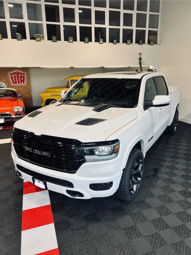 Dodge Ram V8 5.7L HEMI 4X4 LARAMIE BLANC de 2020