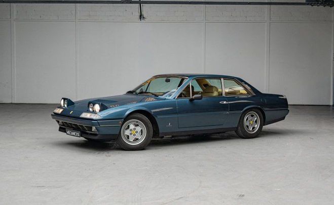 Cliquer pour voir la photo suivante Ferrari 412 Bleu de 1988