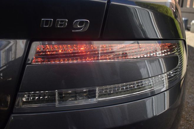 Aston martin DB9 V12 5.9L 477CH TOUCHTRONIC2 GRIS F de 2011