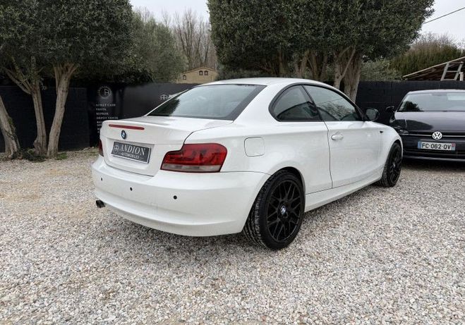 BMW Serie 1 COUPE (E82) 118D 143CH SPORT DESIGN Blanc de 2011