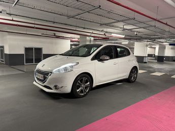  Voir d&eacute;tails -Peugeot 208 - 1 1.2 VTI 82 ACTIVE &agrave; Asni�res-sur-Seine (92)