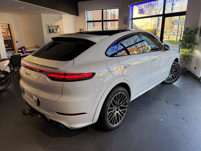 Porsche Cayenne COUPE E-Hybrid 3.0 V6 462 ch Tiptronic B Blanc de 2021
