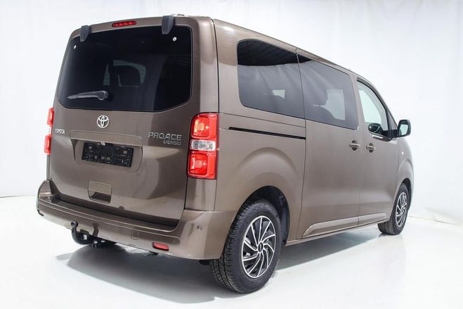 Toyota Proace VERSO 2.0D 122 CV BVA8 L2 Executive 8 PL Marron de 2019