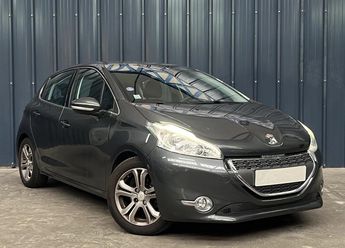  Voir d&eacute;tails -Peugeot 208 GENERATION-I 1.6 VTI 120 ALLURE - Garant &agrave; Halluin (59)