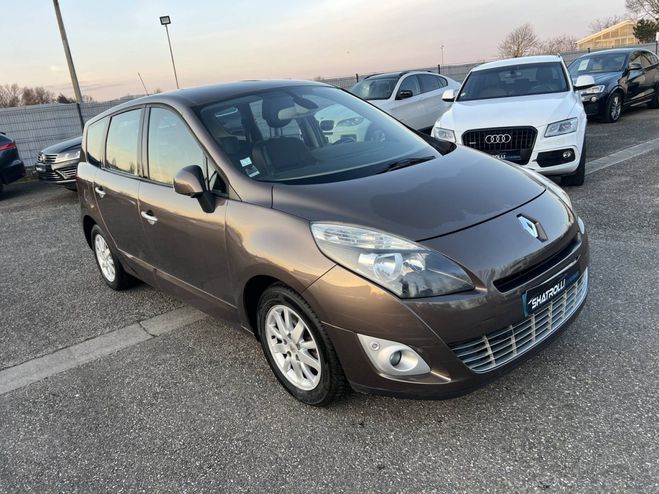Renault Grand Scenic III (R95) 1.5 dCi 110ch Carminat TomTom  MARRON de 2010