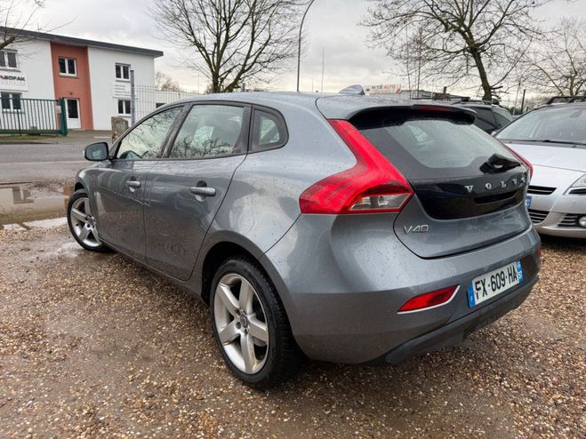 Volvo V40 1.6 D2 MOMENTUM GPS Gris de 2017