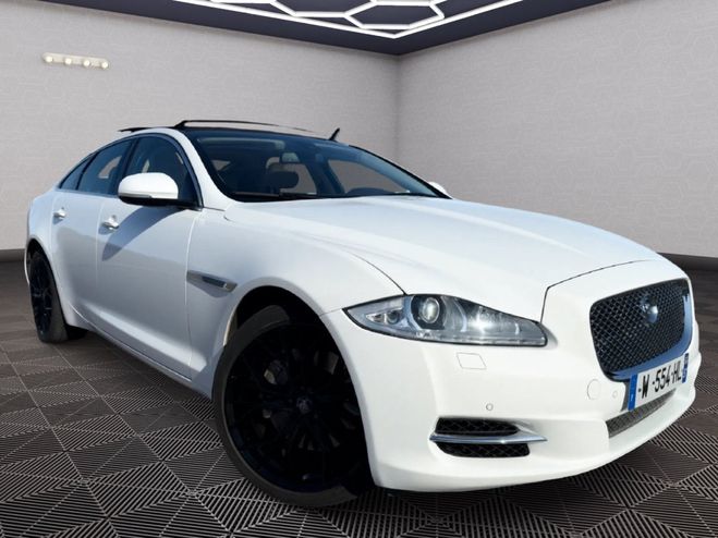 Jaguar XJ Luxury 3.0 V6 275cv - Cuir, Toit ouvrant Blanc de 2012