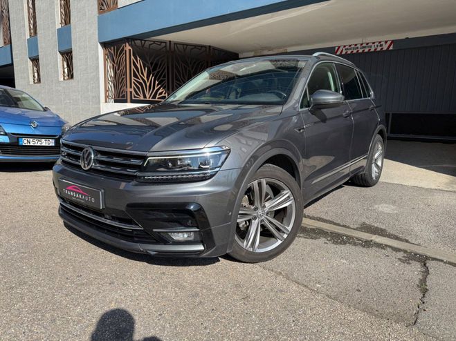 Cliquer pour voir la photo suivante Volkswagen Tiguan 1.5L TSI EVO 150CV DSG7 Black R-Line Toi Gris de 2019