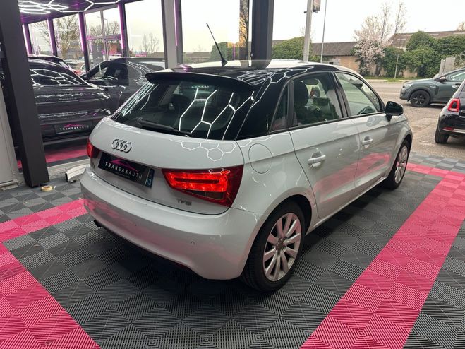 Audi A1 Sportback 1.2 TFSI 86 Ambiente ~ 5 Porte Blanc de 2014