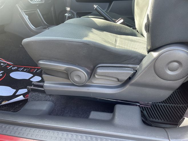 Suzuki Swift 1.3 DDIS 75CH GLX 3P ROUGE de 2010