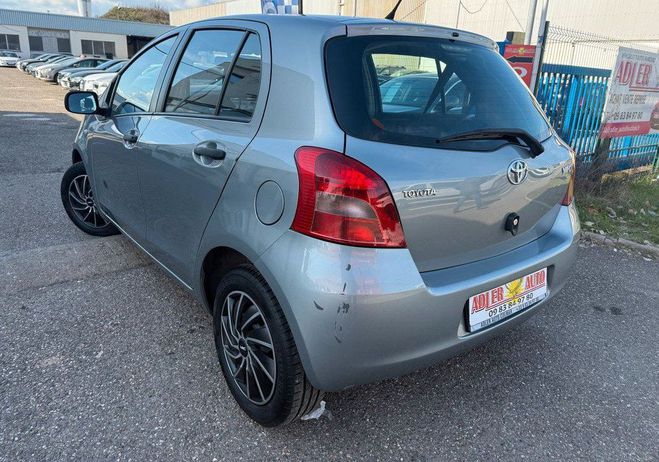 Toyota Yaris 1.0 VVT-I 69ch 1�re MAIN Gris de 2009