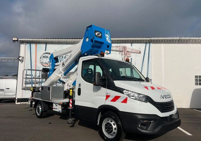Iveco Daily 35S14 Nacelle articul�e 24m Blanc de 2026