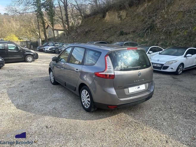 Renault Grand Scenic III 1.5 dCi 105cv 7 places Gris de 2009