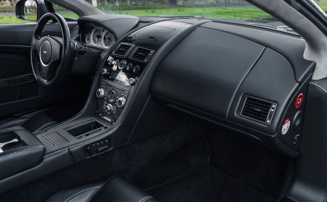 Aston martin V8 Vantage 426cv (3�me gen) Etat Exceptionnel Gris de 2012