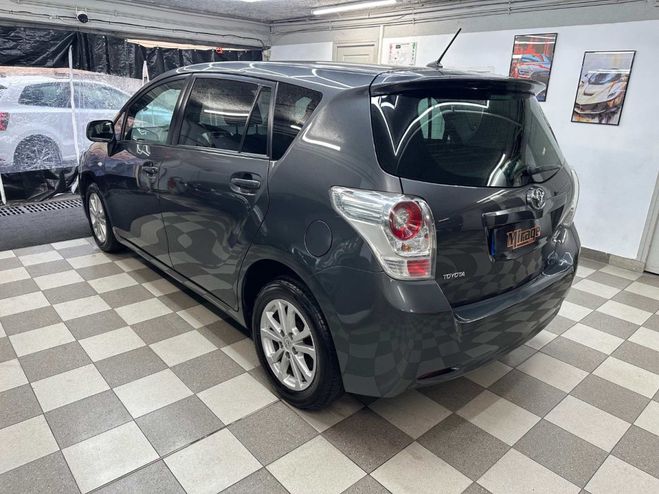 Toyota Verso 1.8 STYLE 147CV 7PLACES gris anthracite metal de 2012