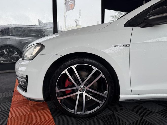 Volkswagen Golf 2.0 16V TDI CR FAP BlueMotion - 184 - BV BLANC de 2014