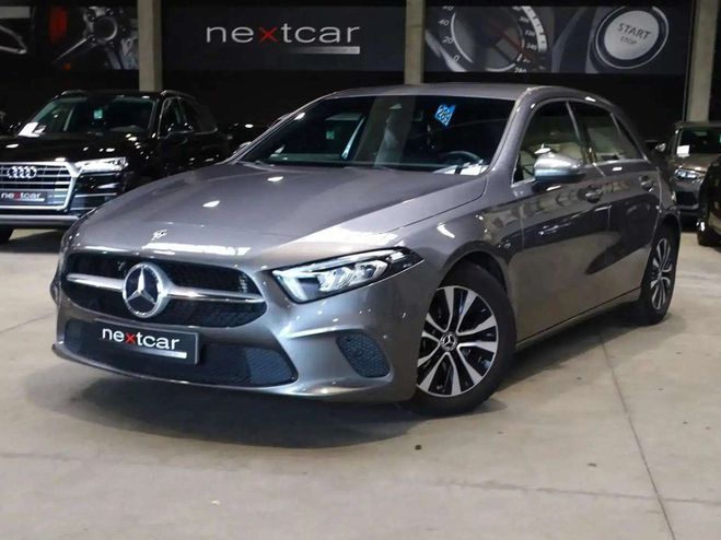 Cliquer pour voir la photo suivante Mercedes Classe A 180 d 7GTRONIC Gris Métallisé de