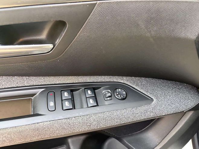 Peugeot 5008 1.6 BLUEHDI 120CH ACTIVE BUSINESS S&S EA BLANC de 2017