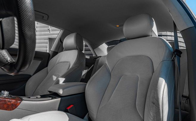 Audi A5 3.0 V6 240 TDI Tiptronic Carnet complet  Blanc de 2008