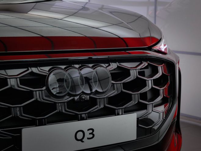 Audi Q3 Sportback TFSI 150 ch Hybride S tronic 7 NOIR MYTHIC METALLISE de 