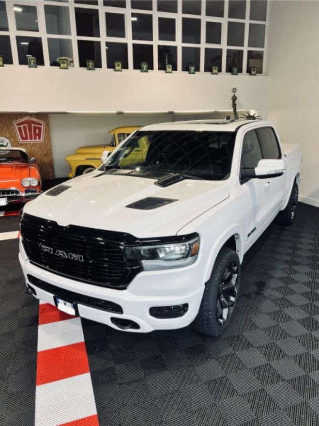 Dodge Ram 1500 4X4 V8 5.7L HEMI LARAMIE BLANC de 2020