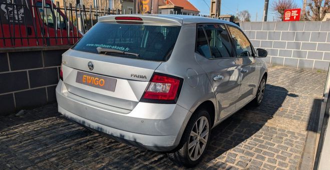 Skoda Fabia 1.2 tsi 90ch greentec style Gris de 2016