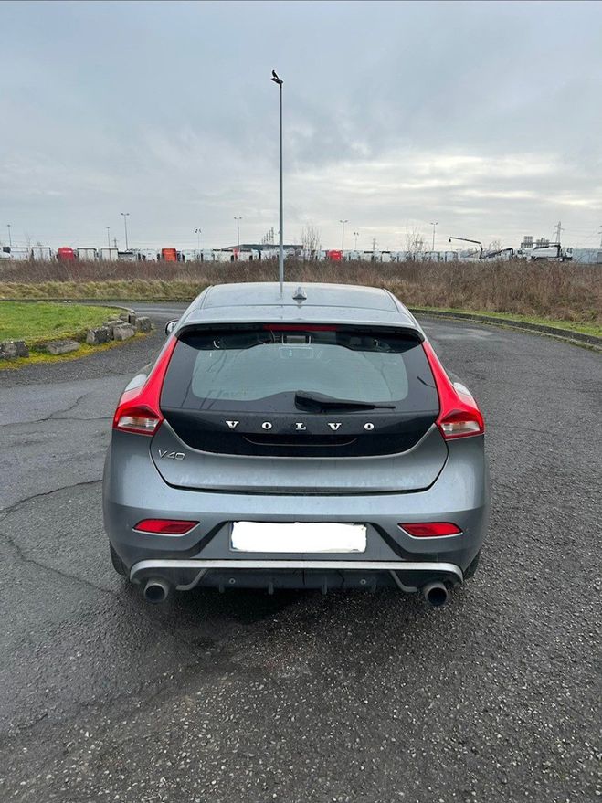 Volvo V40 t3 1.5 L 152cv R-Design Geartronic Gris de 2017