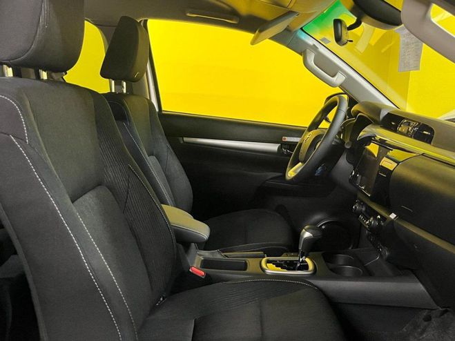 Toyota HI LUX 2.8L D-4D 4x4 204cv - X-TRA CABINE L�gen BLANC PUR de 2026