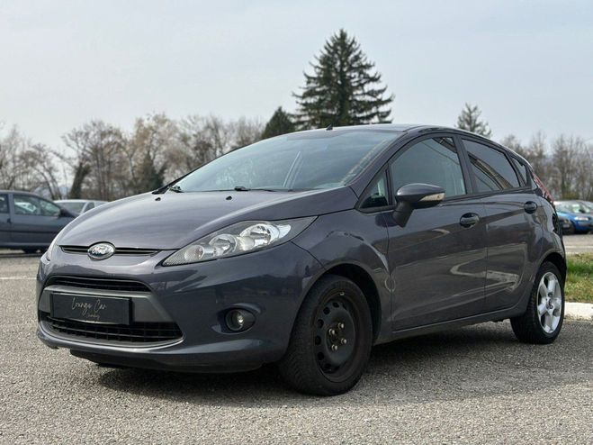 Ford Fiesta 1.4 TDCi 70 FAP Trend (1ere main) Gris de 2011