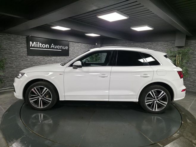 Audi Q5 Quattro 2.0 55 TFSI e - 367 - BV S-troni BLANC de 2020