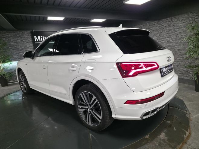 Audi Q5 Quattro 2.0 55 TFSI e - 367 - BV S-troni BLANC de 2020