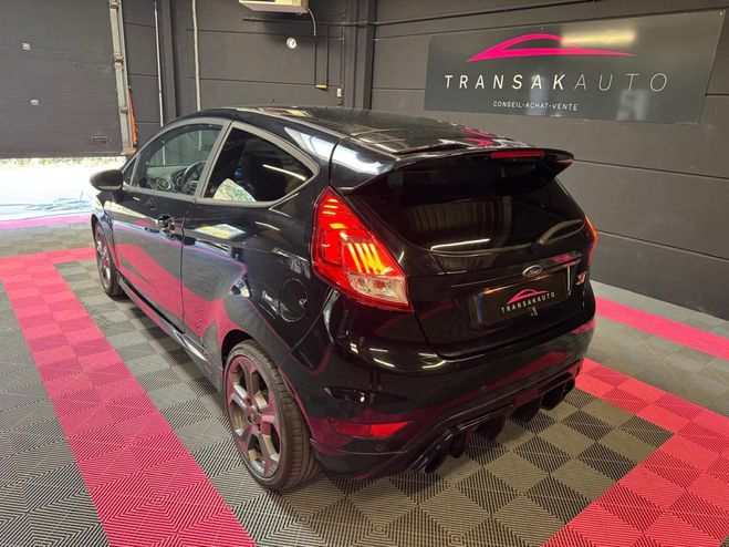 Ford Fiesta ST200 1.6 EcoBoost 200 / Capot Carbone / Noir de 2017