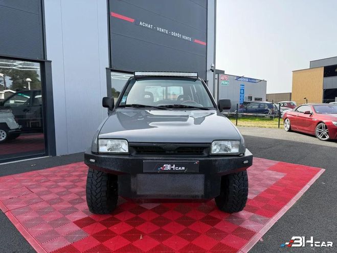 Ford Maverick 2.7 TD 100 GLS 4X4 Gris de 1994