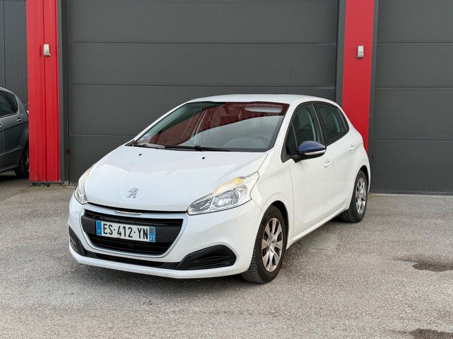 Cliquer pour voir la photo suivante Peugeot 208 1.2 PureTech 68ch BVM5 Like Blanc de 2017